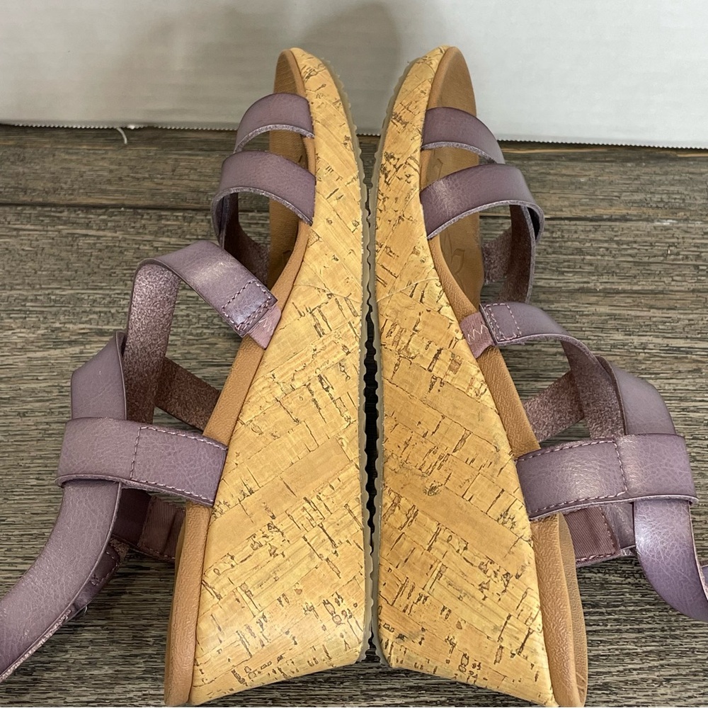 Sketchers Women's Strappy Wedge Sandals - Purple Size 9.5. Gently worn. - Picture 10 of 10